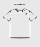 Detalle del logotipo frontal en playera oversize de entrenamiento